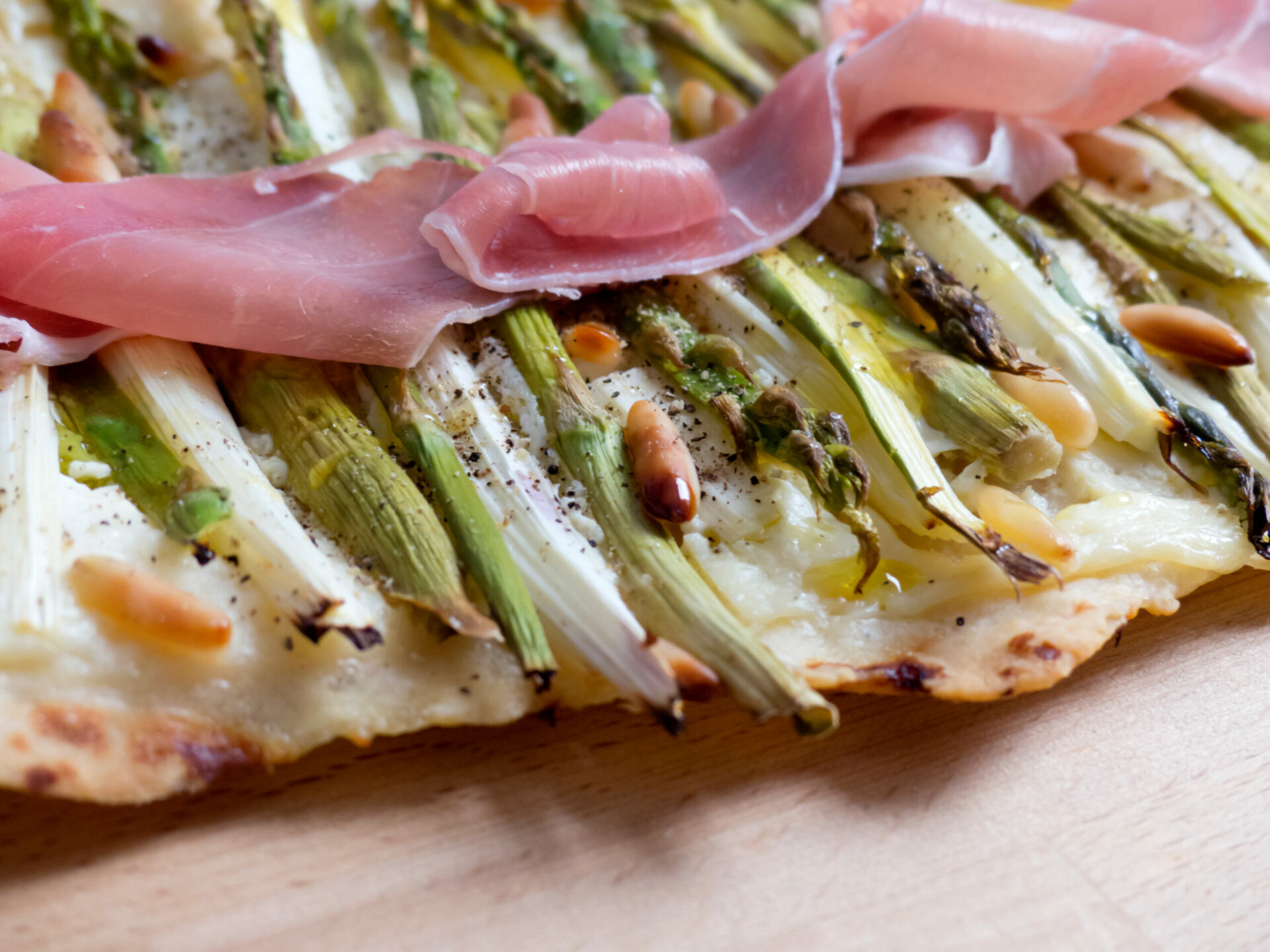 flammkuchen mit spargel
